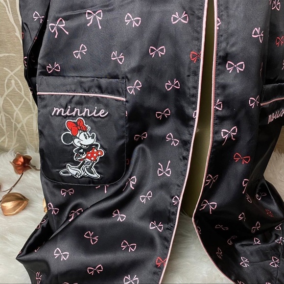 DISNEY DISNEYLAND MINNIE MOUSE NEW NWT WOMENS ROBE PAJAMA SIZE XS - Picture 4 of 8